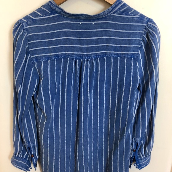 Button up top - Picture 5 of 5